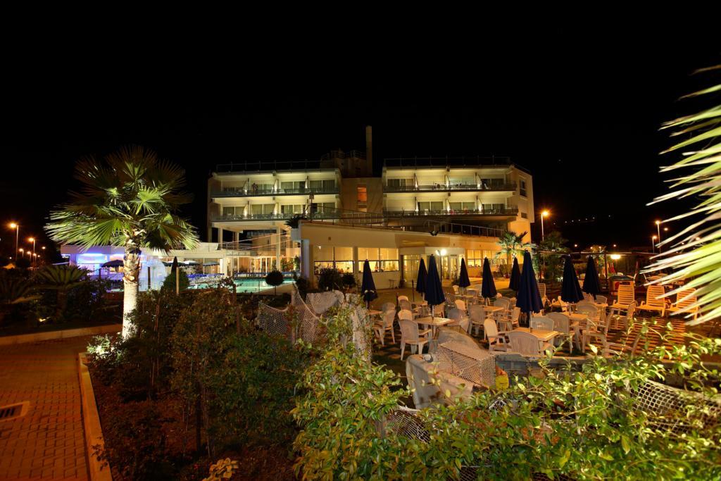 Seapark Spa Resort Giulianova Buitenkant foto